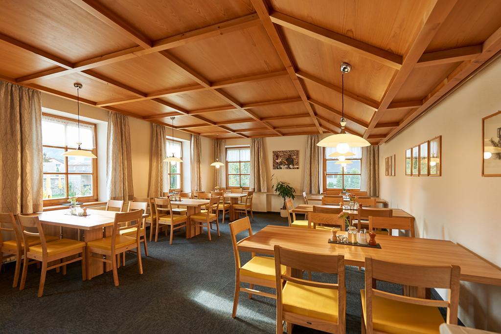 Seminar- Und Gaestehaus Im Kloster بيزاو المظهر الخارجي الصورة